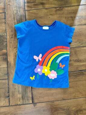 Hanna Andersson Girls Royal Blue Rainbow Butterfly Flower T-Shirt Size 6/7